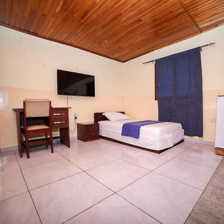 Bombay Hotel Accra Ngoại thất bức ảnh