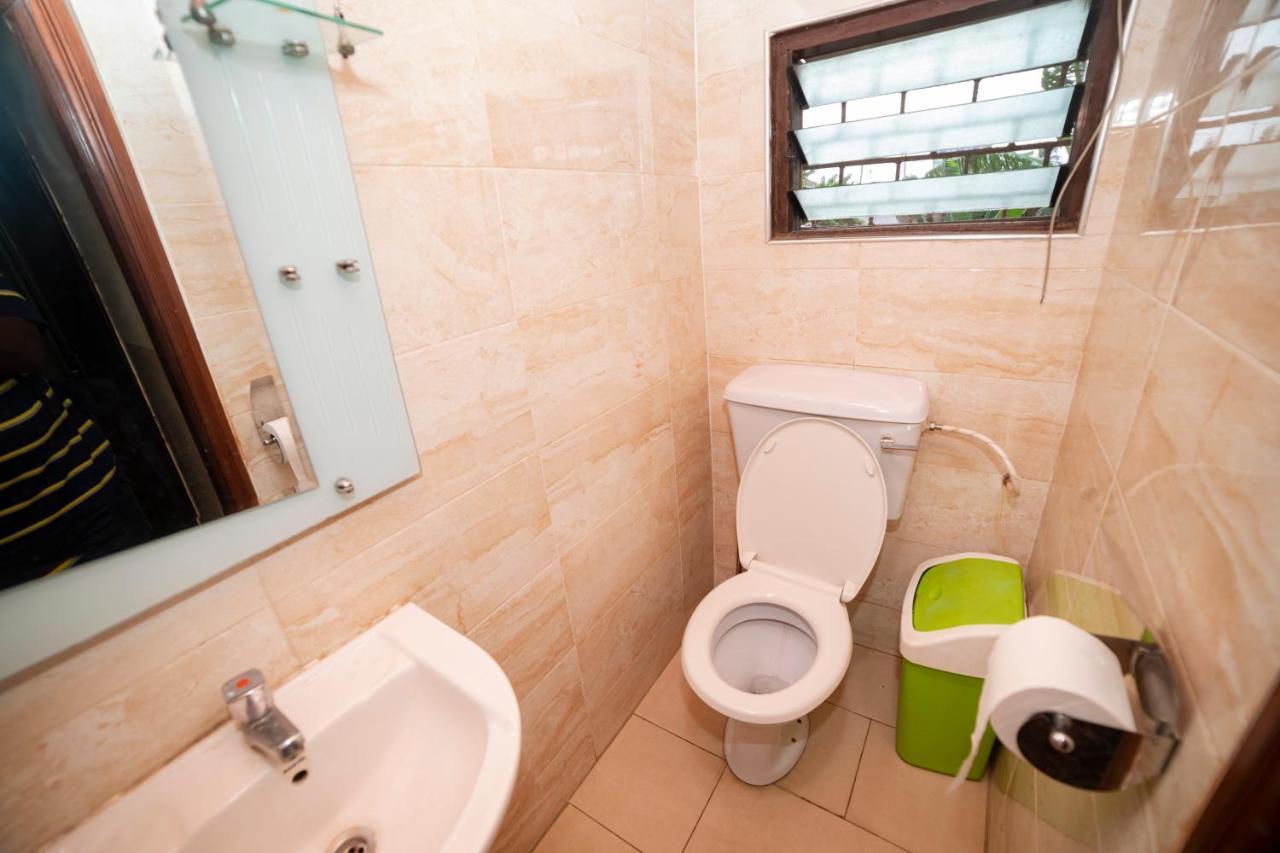 Bombay Hotel Accra Ngoại thất bức ảnh