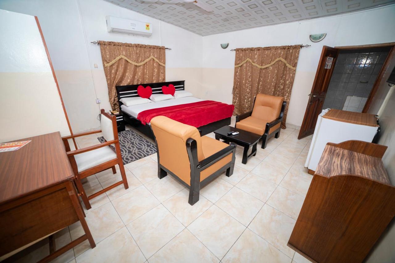 Bombay Hotel Accra Ngoại thất bức ảnh