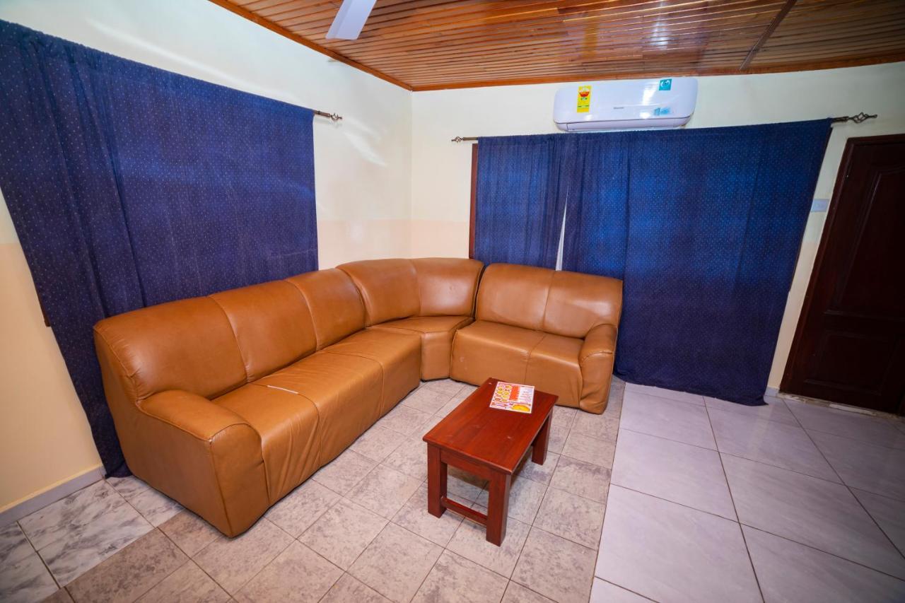 Bombay Hotel Accra Ngoại thất bức ảnh